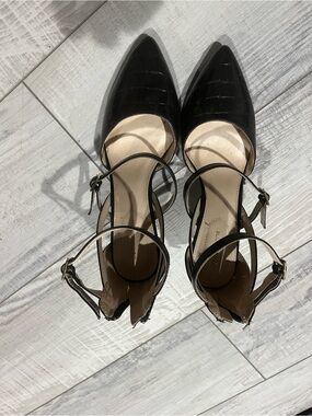 Black Pointed-Toe Ankle-Strap Flats